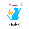 Logo Chalec, un chat bleu ailé regardant vers une belle branche rouge pour l'attraper
